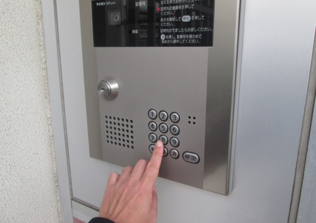 外壁塗装は那覇市への出張も可能な業者【AKI株式会社】